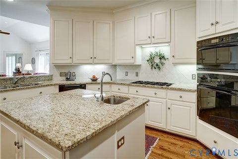 Tiny photo for 7 E Square Lane, Richmond, VA 23238 (MLS # 2621829)
