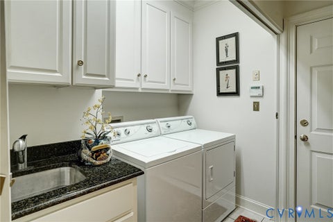 Tiny photo for 7 E Square Lane, Richmond, VA 23238 (MLS # 2621829)