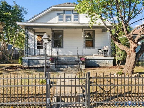 Photo of 124 Suffolk Avenue, Colonial Heights, VA 23834 (MLS # 2628228)