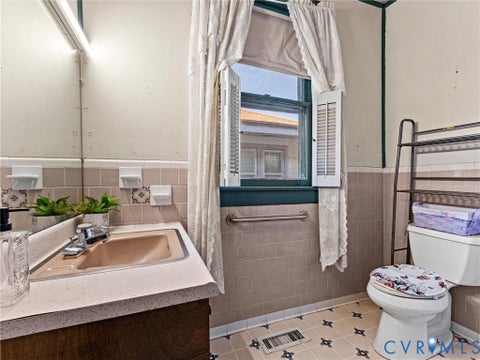 Tiny photo for 124 Suffolk Avenue, Colonial Heights, VA 23834 (MLS # 2628228)