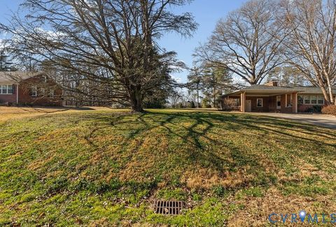 Tiny photo for 701 Fourth Avenue, Farmville, VA 23901 (MLS # 2617911)