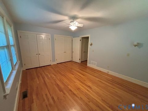 Tiny photo for 701 Fourth Avenue, Farmville, VA 23901 (MLS # 2617911)