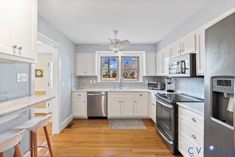 Tiny photo for 701 Fourth Avenue, Farmville, VA 23901 (MLS # 2617911)