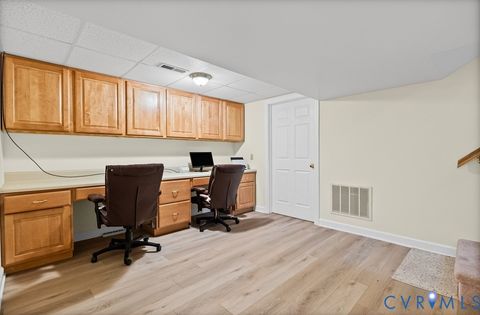 Tiny photo for 701 Fourth Avenue, Farmville, VA 23901 (MLS # 2617911)