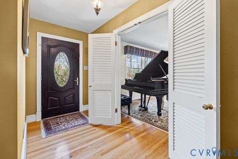 Tiny photo for 701 Fourth Avenue, Farmville, VA 23901 (MLS # 2617911)