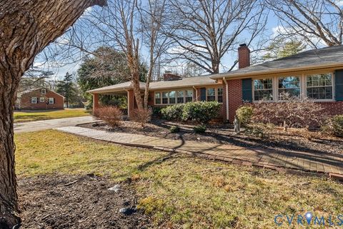 Tiny photo for 701 Fourth Avenue, Farmville, VA 23901 (MLS # 2617911)
