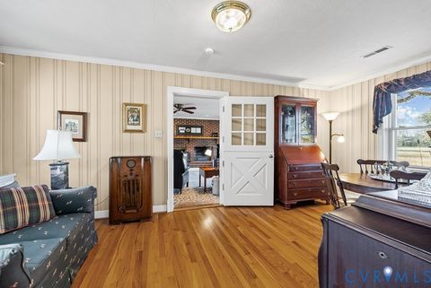Tiny photo for 701 Fourth Avenue, Farmville, VA 23901 (MLS # 2617911)
