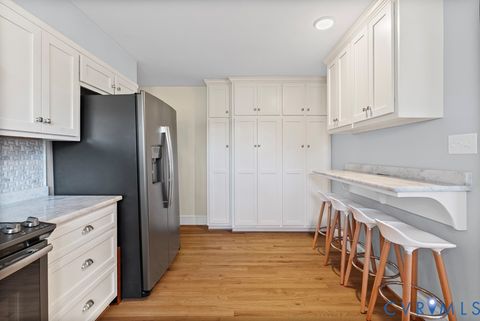 Tiny photo for 701 Fourth Avenue, Farmville, VA 23901 (MLS # 2617911)
