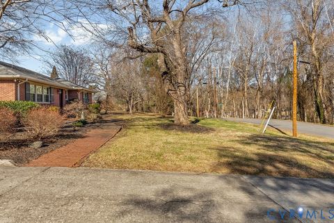Tiny photo for 701 Fourth Avenue, Farmville, VA 23901 (MLS # 2617911)