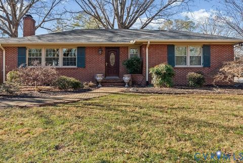 Tiny photo for 701 Fourth Avenue, Farmville, VA 23901 (MLS # 2617911)