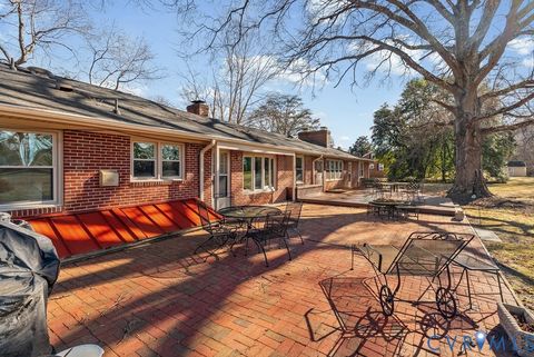 Tiny photo for 701 Fourth Avenue, Farmville, VA 23901 (MLS # 2617911)