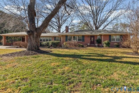 Tiny photo for 701 Fourth Avenue, Farmville, VA 23901 (MLS # 2617911)