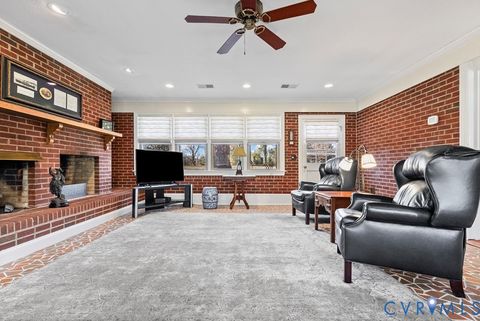 Tiny photo for 701 Fourth Avenue, Farmville, VA 23901 (MLS # 2617911)