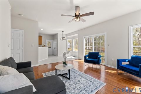 Tiny photo for 201 Washington Drive, Ruther Glen, VA 22546 (MLS # 2609066)