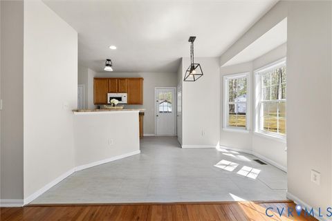 Tiny photo for 201 Washington Drive, Ruther Glen, VA 22546 (MLS # 2609066)