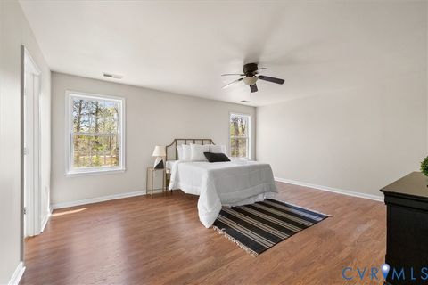 Tiny photo for 201 Washington Drive, Ruther Glen, VA 22546 (MLS # 2609066)