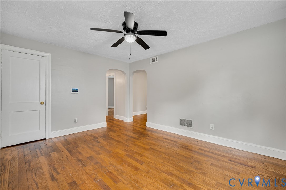 13 W Magruder Street