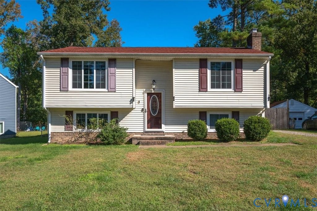 Photo for 7325 Orchardhill Drive, North Chesterfield, VA 23234 (MLS # 2528472)