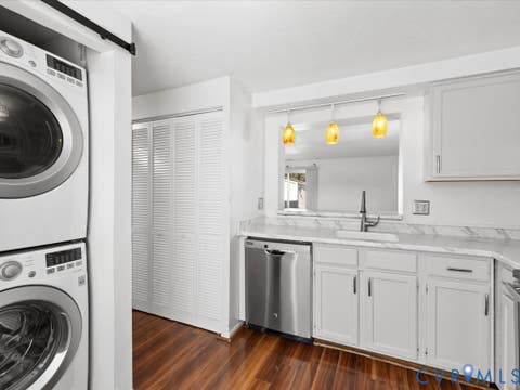 Tiny photo for 4972 Finnegan Court, Richmond, VA 23228 (MLS # 2620946)