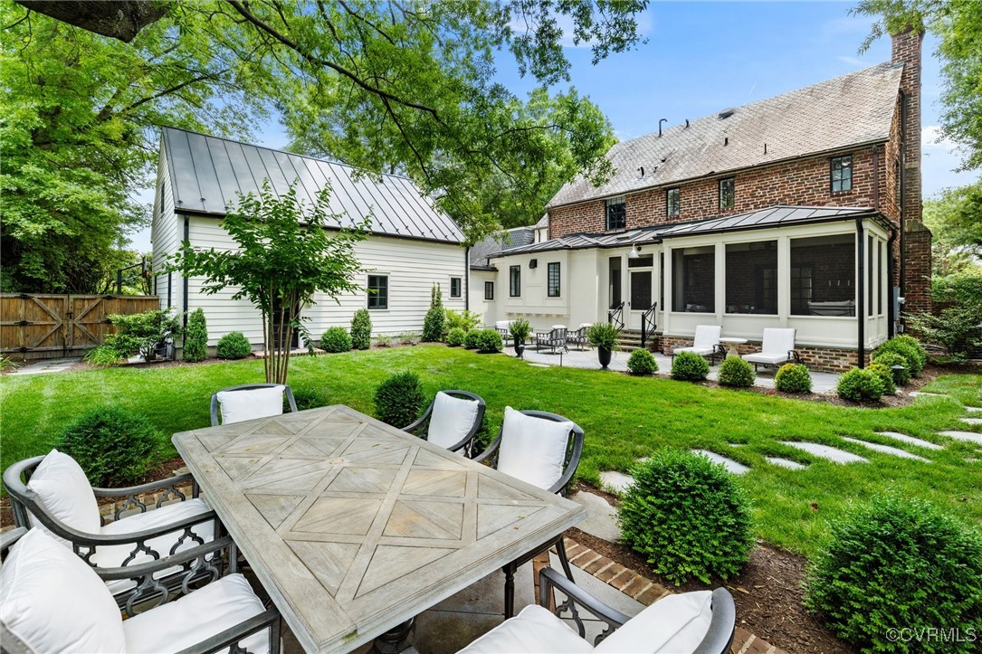 302 Greenway Lane