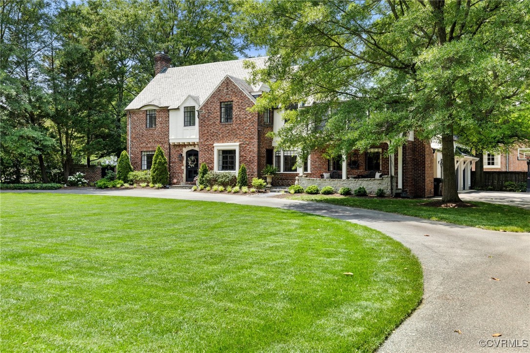 302 Greenway Lane