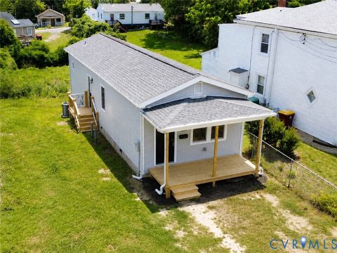 Photo of 310 N Carolina Avenue, Petersburg, VA 23803 (MLS # 2616231)