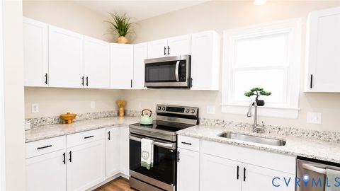 Tiny photo for 310 N Carolina Avenue, Petersburg, VA 23803 (MLS # 2616231)