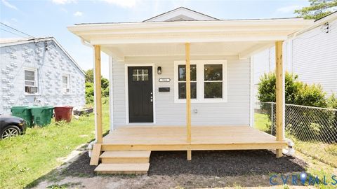 Tiny photo for 310 N Carolina Avenue, Petersburg, VA 23803 (MLS # 2616231)