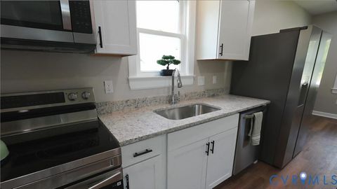 Tiny photo for 310 N Carolina Avenue, Petersburg, VA 23803 (MLS # 2616231)