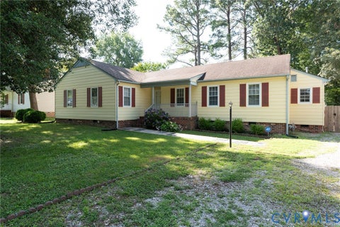 Photo of 4329 Deertrail Drive, Chesterfield, VA 23234 (MLS # 2617814)