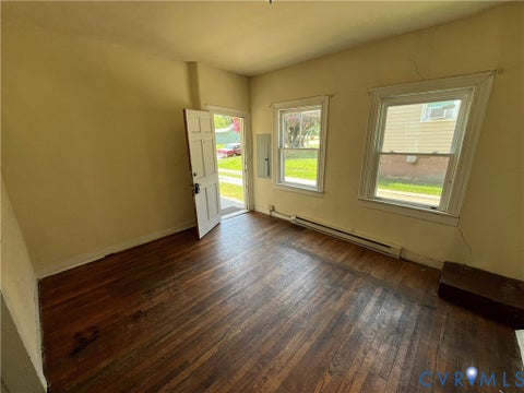Tiny photo for 927 Farmer Street, Petersburg, VA 23803 (MLS # 2626969)