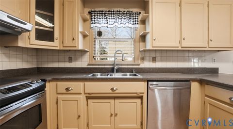 Tiny photo for 14116 Trailtop Terrace, Colonial Heights, VA 23834 (MLS # 2616229)