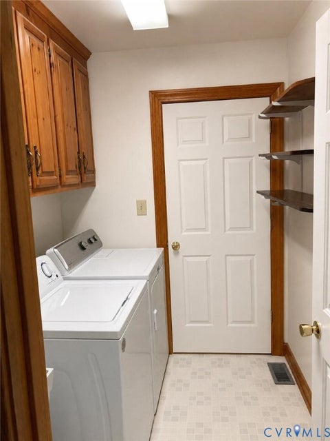 Tiny photo for 5 Jamesview Circle, Smithfield, VA 23430 (MLS # 2616037)
