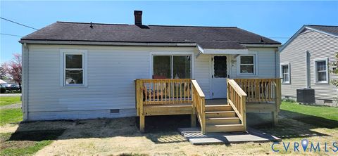 Tiny photo for 625 Deshields Street, Tappahannock, VA 22560 (MLS # 2608468)