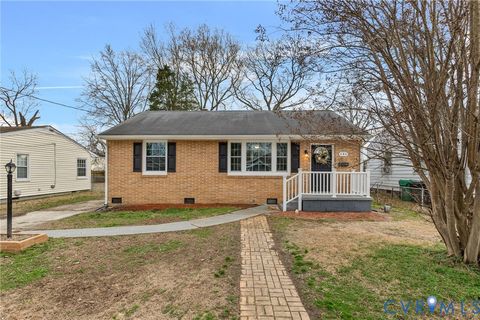 Photo of 131 W Westover Avenue, Colonial Heights, VA 23834 (MLS # 2605219)