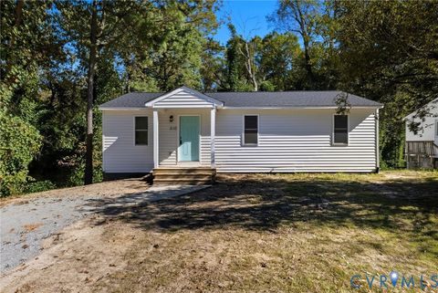 Photo of 310 Stratton Street, Crewe, VA 23930 (MLS # 2528427)