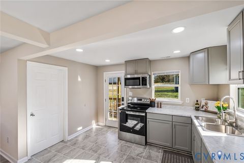 Tiny photo for 617 Court Street, Victoria, VA 23974 (MLS # 2532194)