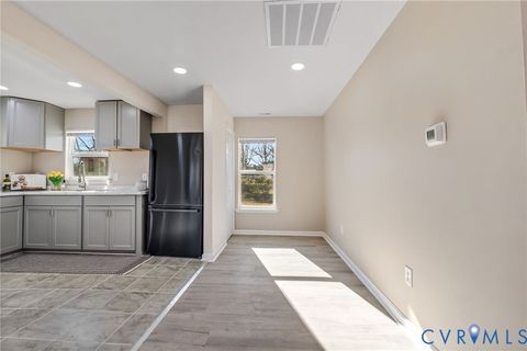 Tiny photo for 617 Court Street, Victoria, VA 23974 (MLS # 2532194)