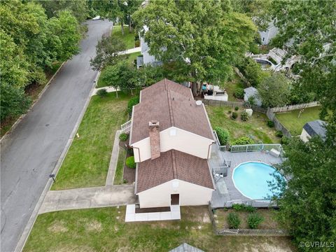 A home in Colonial Heights