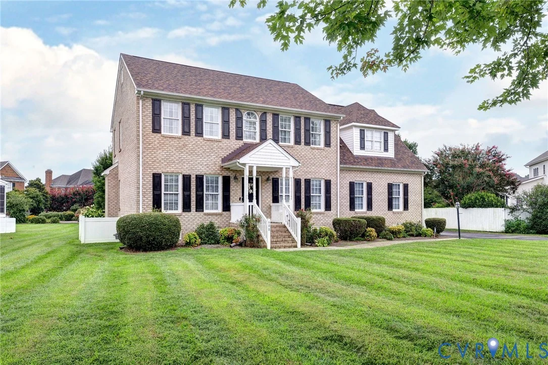 608 N Bacons Chase