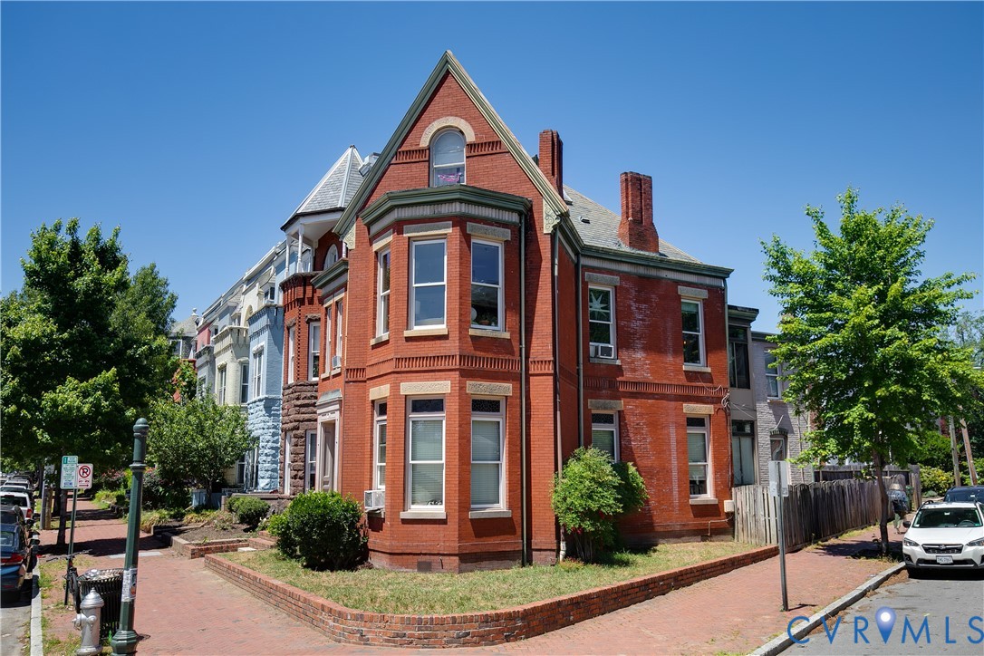 1300 Floyd Avenue