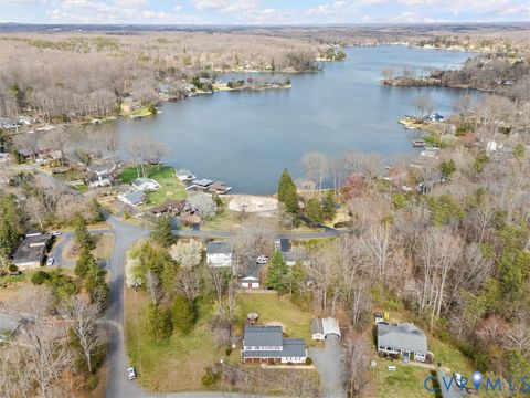 Photo of 364 Poplar Drive, Louisa, VA 23093 (MLS # 2607535)