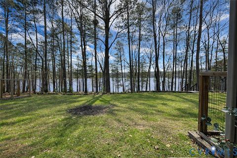 Tiny photo for 615 Sandie Point Dr Dr, Clarksville, VA 23927 (MLS # 2607026)