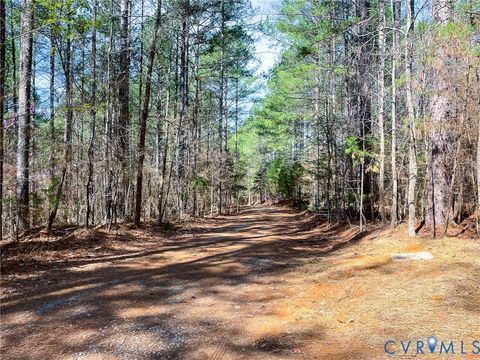 Tiny photo for 615 Sandie Point Dr Dr, Clarksville, VA 23927 (MLS # 2607026)