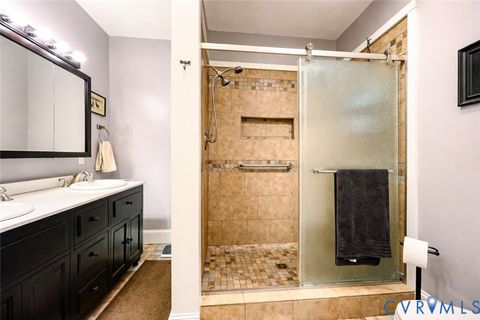 Tiny photo for 615 Sandie Point Dr Dr, Clarksville, VA 23927 (MLS # 2607026)