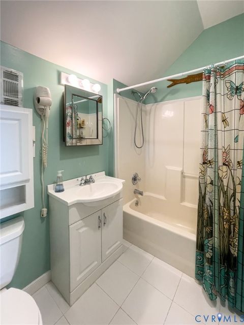 Tiny photo for 615 Sandie Point Dr Dr, Clarksville, VA 23927 (MLS # 2607026)