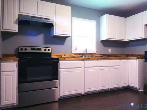 Tiny photo for 507 Tavern Street, Blackstone, VA 23824 (MLS # 2623004)
