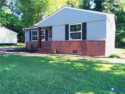 Photo of 507 Tavern Street, Blackstone, VA 23824 (MLS # 2623004)