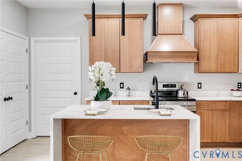 Tiny photo for 915 W Wythe Street, Petersburg, VA 23803 (MLS # 2527492)