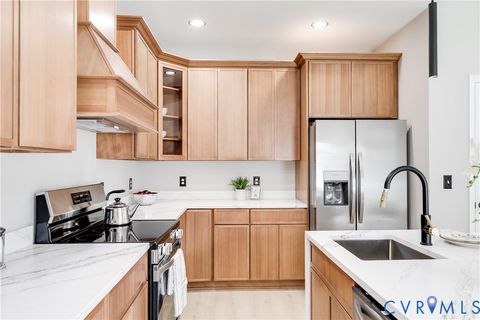 Tiny photo for 915 W Wythe Street, Petersburg, VA 23803 (MLS # 2527492)
